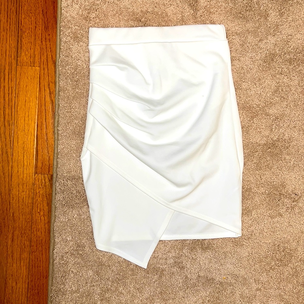 Brand NEW White Skirt 🐚